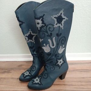 Artemis blue embroiderd floral boots size 38
